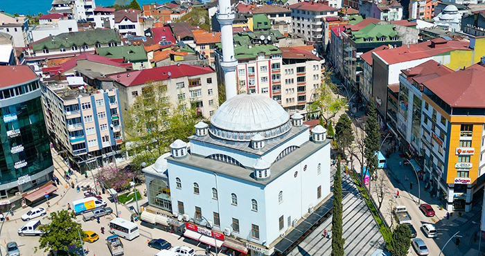 Fatsa Belediyesi Orta Büyük Cami'nin Çevresini Yeniledi