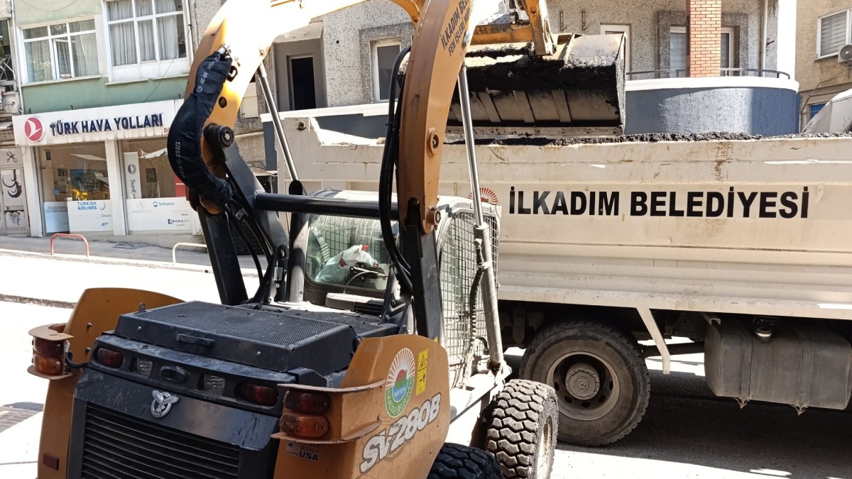 Çözüm Üreten Belediyecilik: Cingöz Sokak’ta Yol Yenilendi